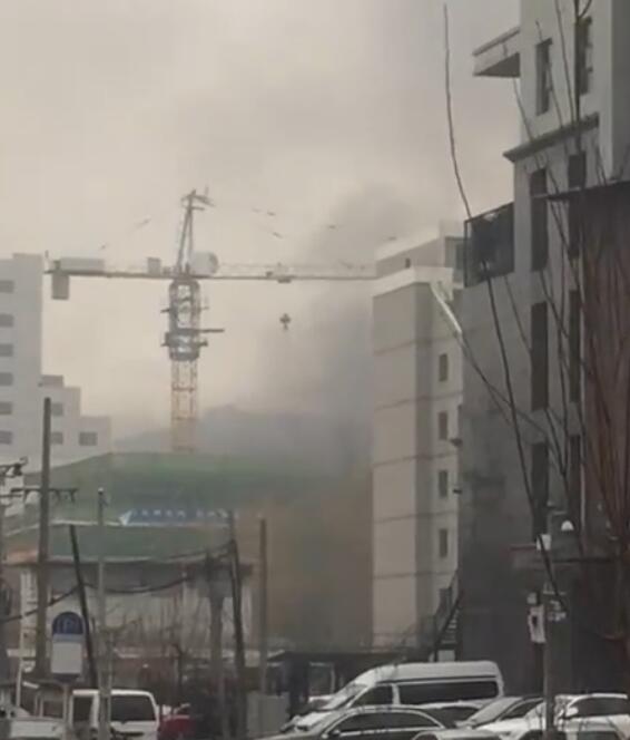  2月27日上午 北京市东城区幸福大街一建筑物发生火灾